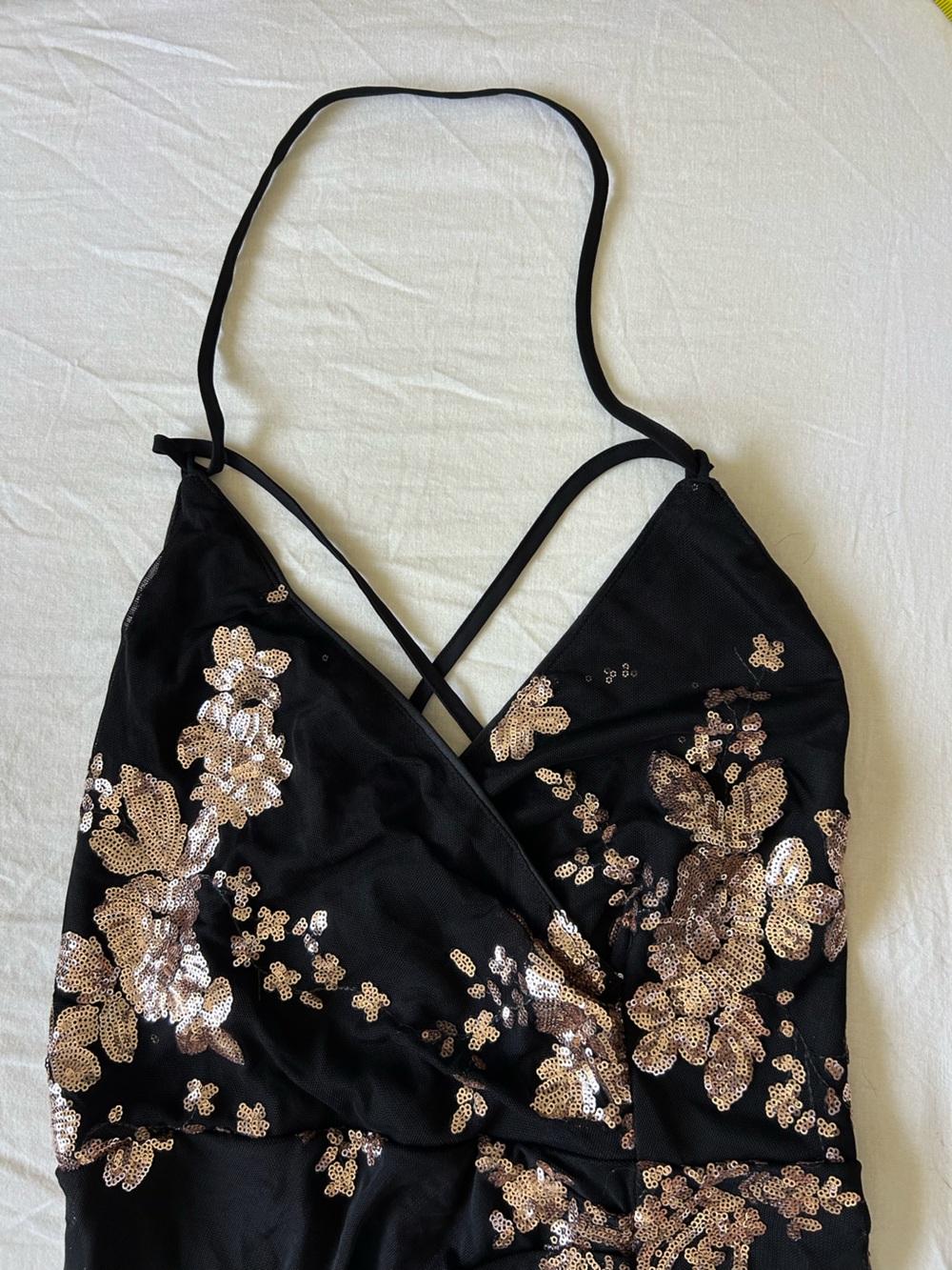 Windsor Black & Gold Sequin Mermaid Formal Gown | Medium